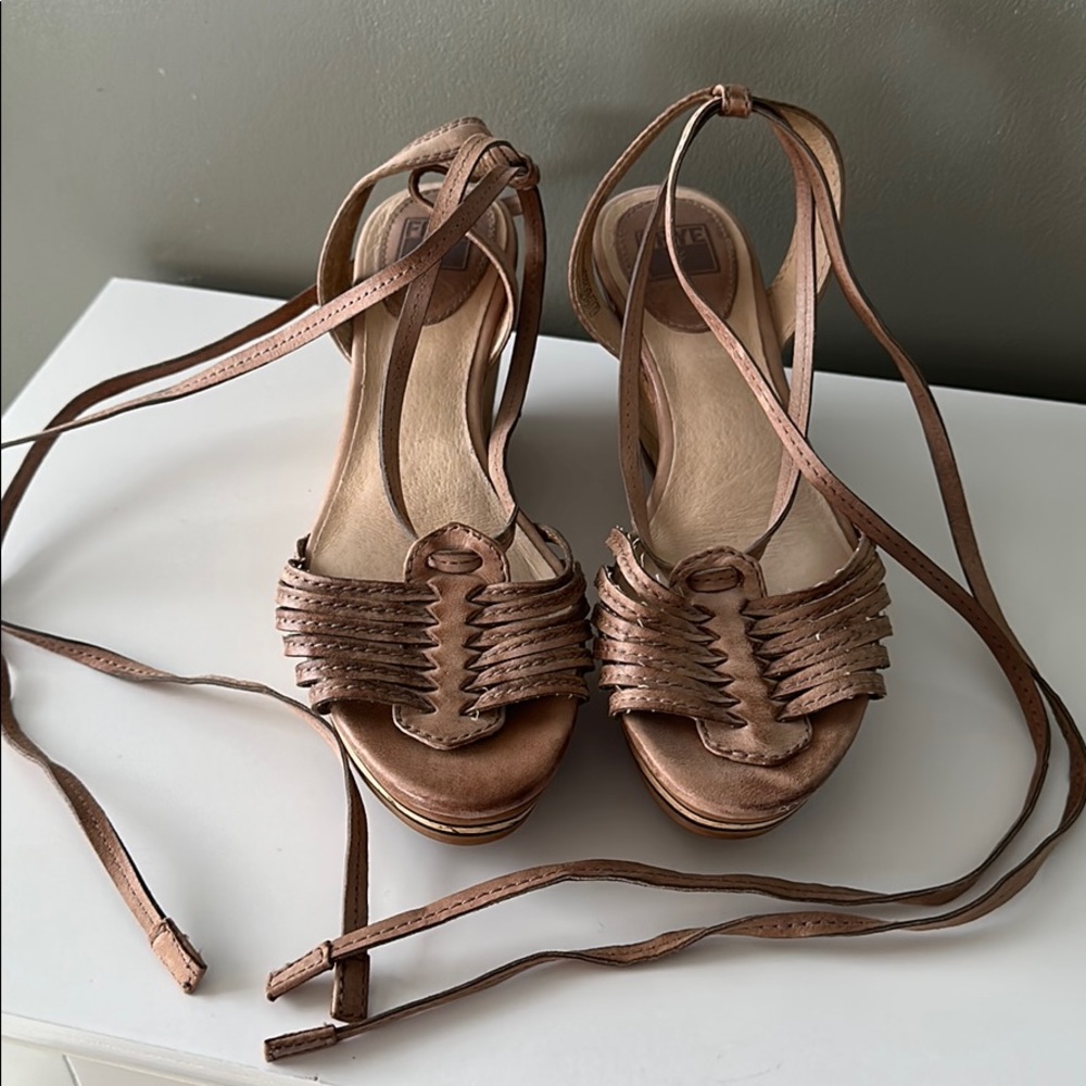 Carlie Frye strappy Wedge Sandle 8